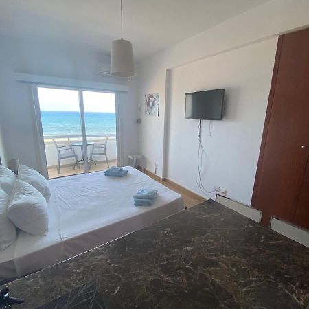 Alex Beach Apartment 33 Larnaca Bagian luar foto