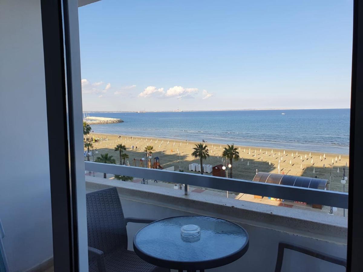 Alex Beach Apartment 33 Larnaca Bagian luar foto