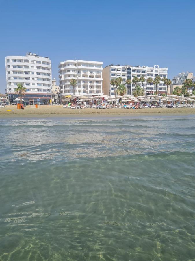 Alex Beach Apartment 33 Larnaca Bagian luar foto