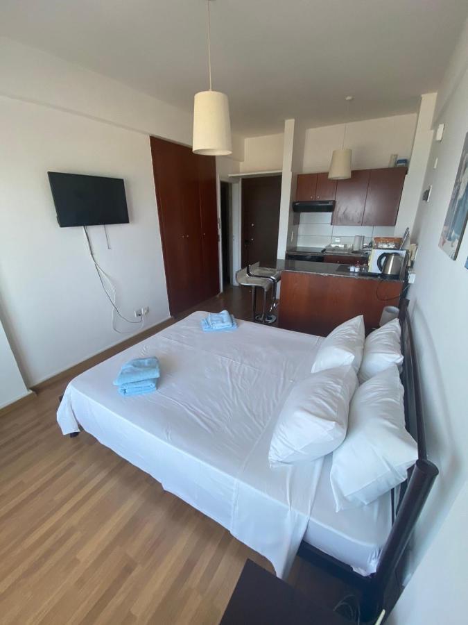 Alex Beach Apartment 33 Larnaca Bagian luar foto