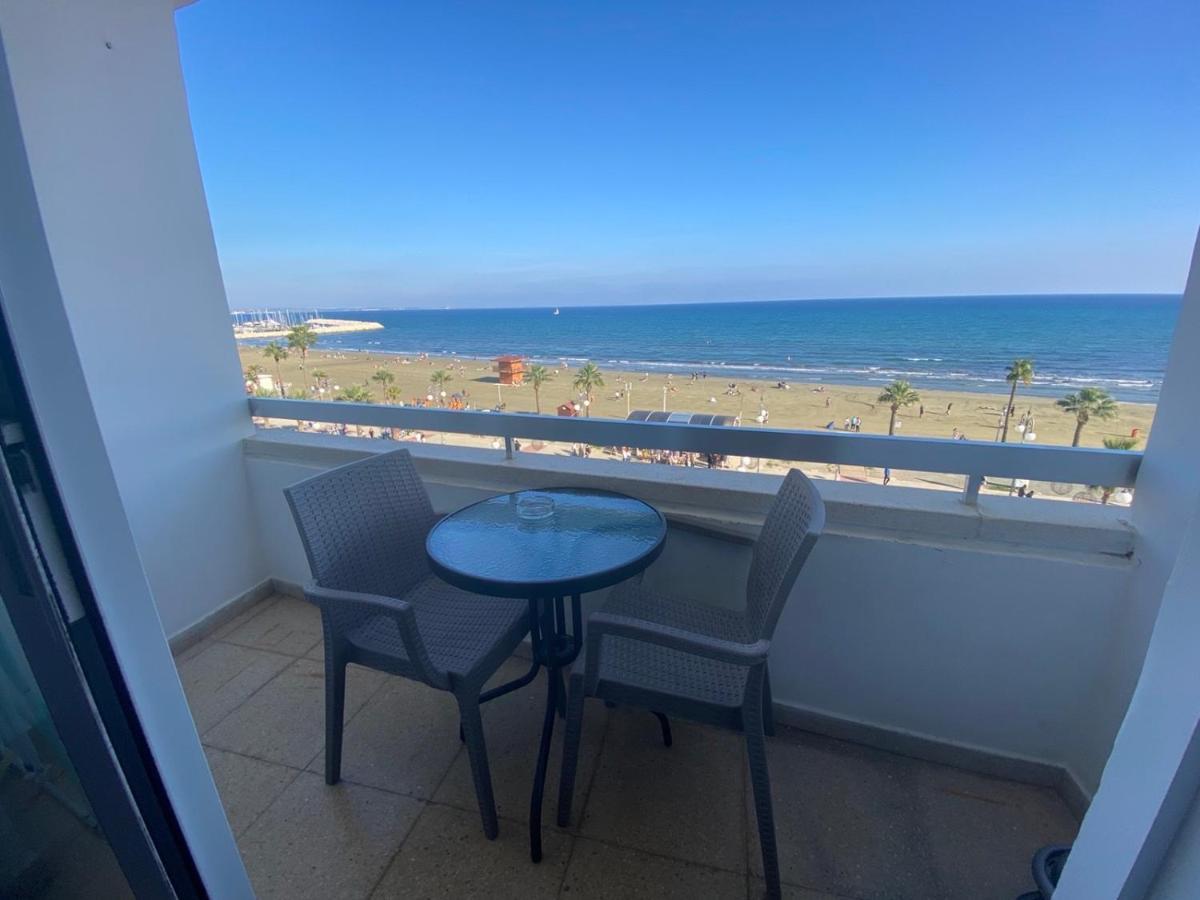 Alex Beach Apartment 33 Larnaca Bagian luar foto