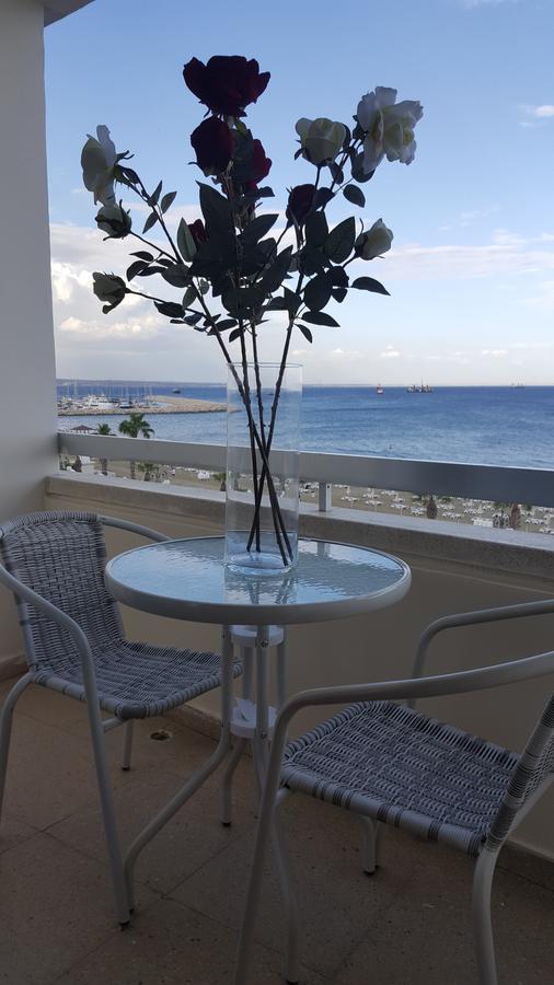 Alex Beach Apartment 33 Larnaca Bagian luar foto