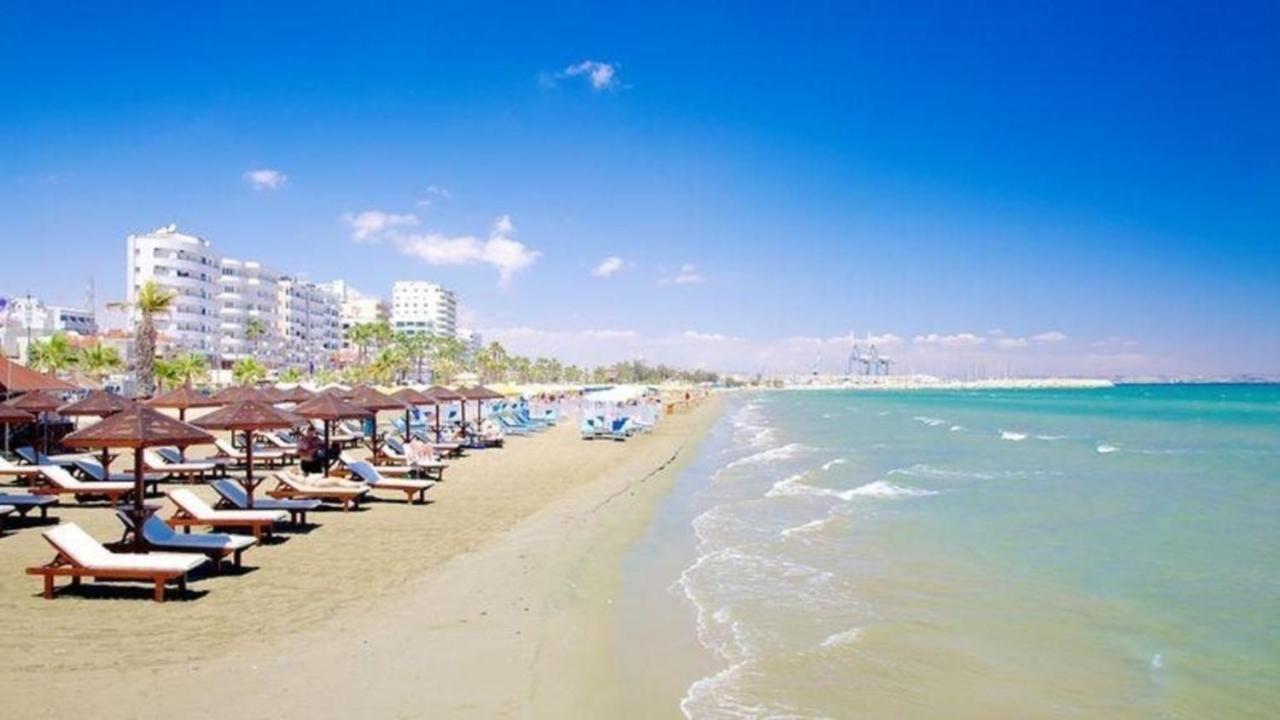 Alex Beach Apartment 33 Larnaca Bagian luar foto